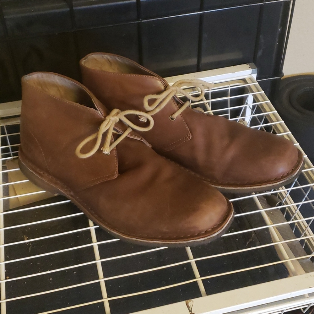 Men's UGG Chaka Boots Size 12
